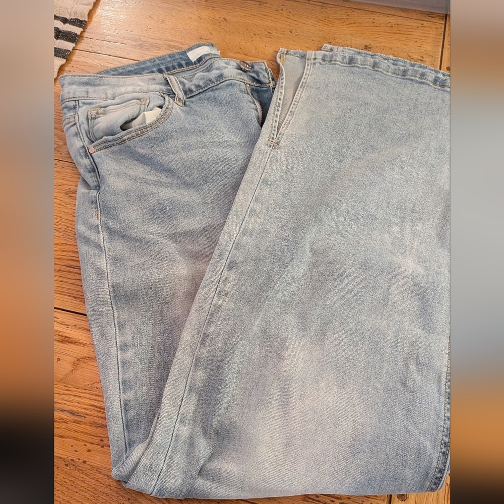 Risen Light Wash Slit Wide Leg Distressed Jeans Size 15/32